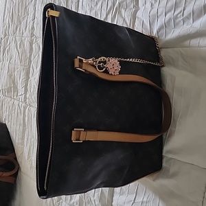 LOUIS VUITTON PURSE